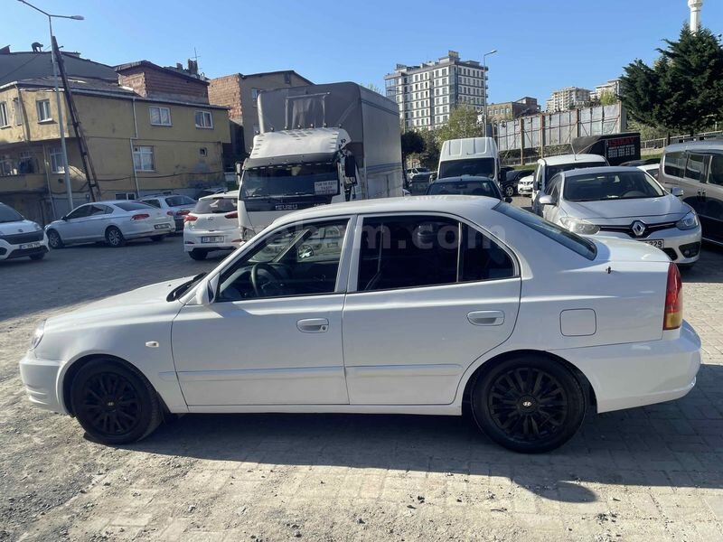 Sahibinden Hyundai Accent 1.6 Admire 2005 Model İstanbul 240.000 km Beyaz