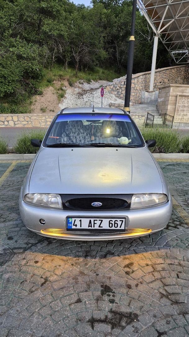 Sahibinden Ford Fiesta 1.25 Flair 1998 Model Ankara 280.000 km Gri (Gümüş) 6