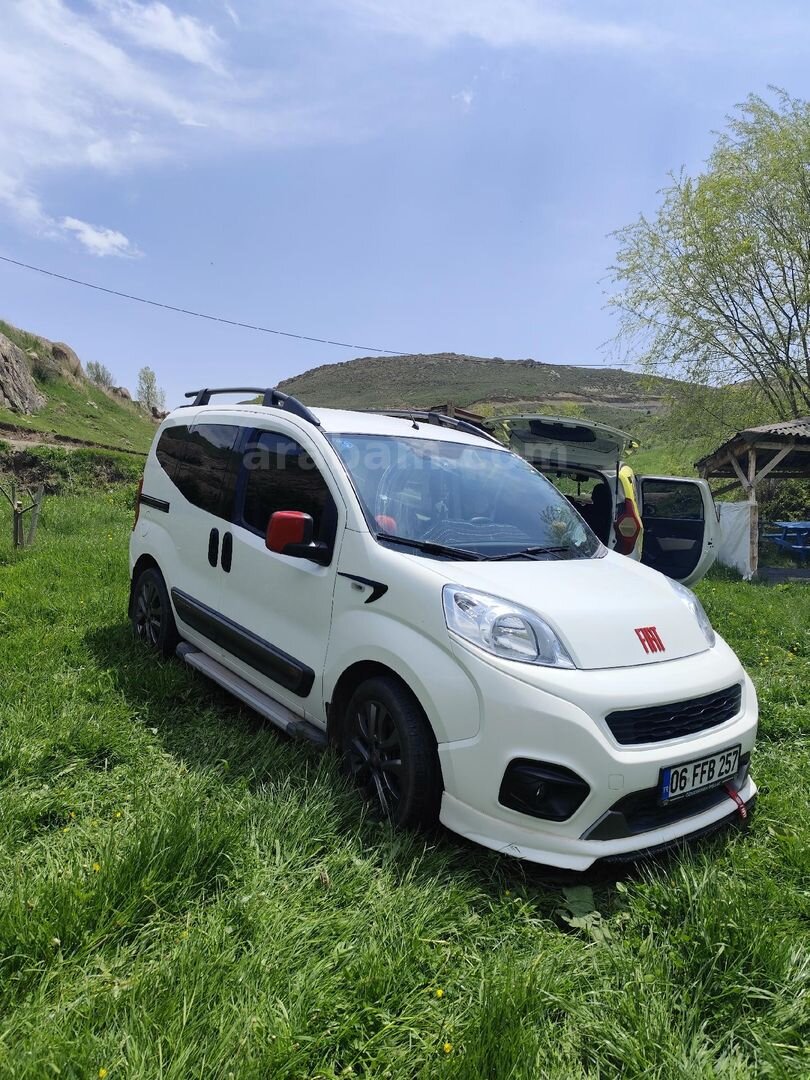 Sahibinden Fiat Fiorino Combi 1.3 Multijet 100. Yıl Özel Seri 2023 Model 34.500 km Beyaz 2