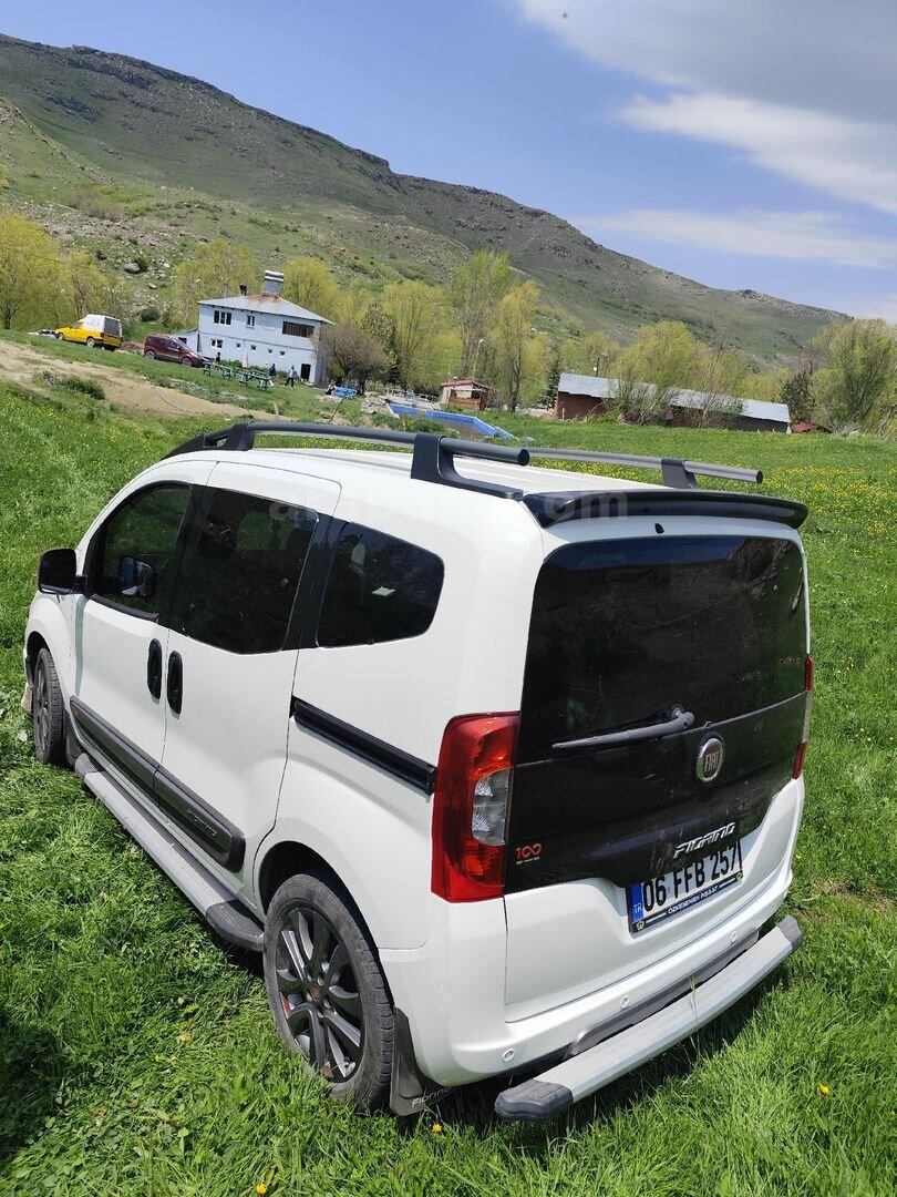 Sahibinden Fiat Fiorino Combi 1.3 Multijet 100. Yıl Özel Seri 2023 Model 34.500 km Beyaz 4