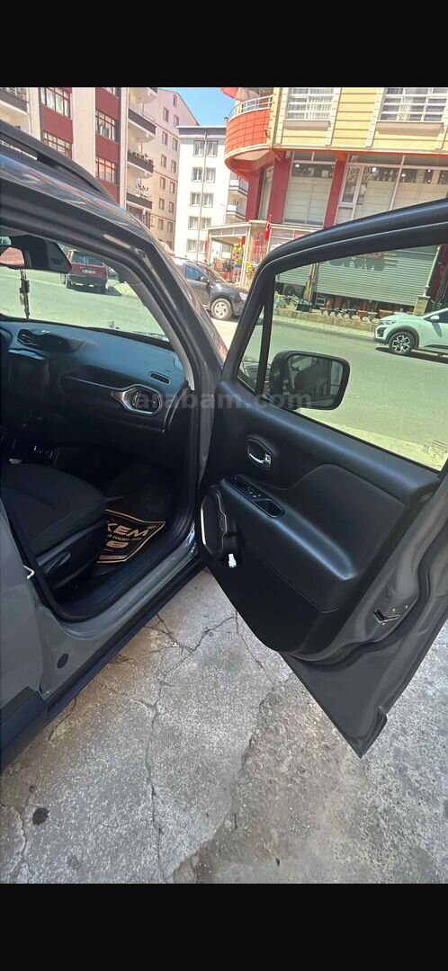 Jeep Renegade 1.6 MultiJet Limited 2020 Model 6