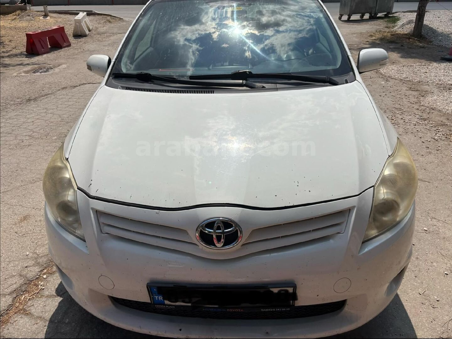 Sahibinden Toyota Auris 1.33 Comfort 2011 Model Afyonkarahisar 161.000 km Beyaz 3