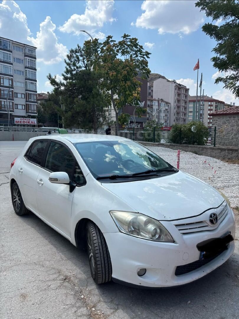 Sahibinden Toyota Auris 1.33 Comfort 2011 Model Afyonkarahisar 161.000 km Beyaz 2