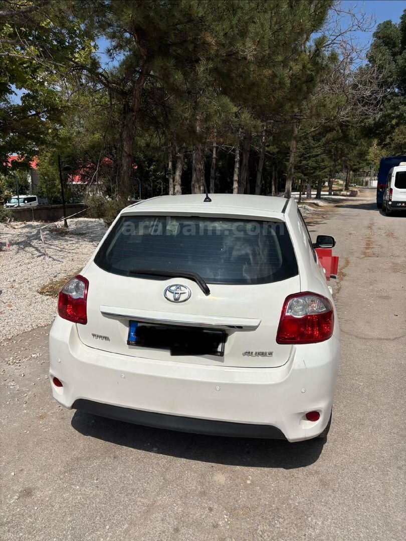 Sahibinden Toyota Auris 1.33 Comfort 2011 Model Afyonkarahisar 161.000 km Beyaz 7