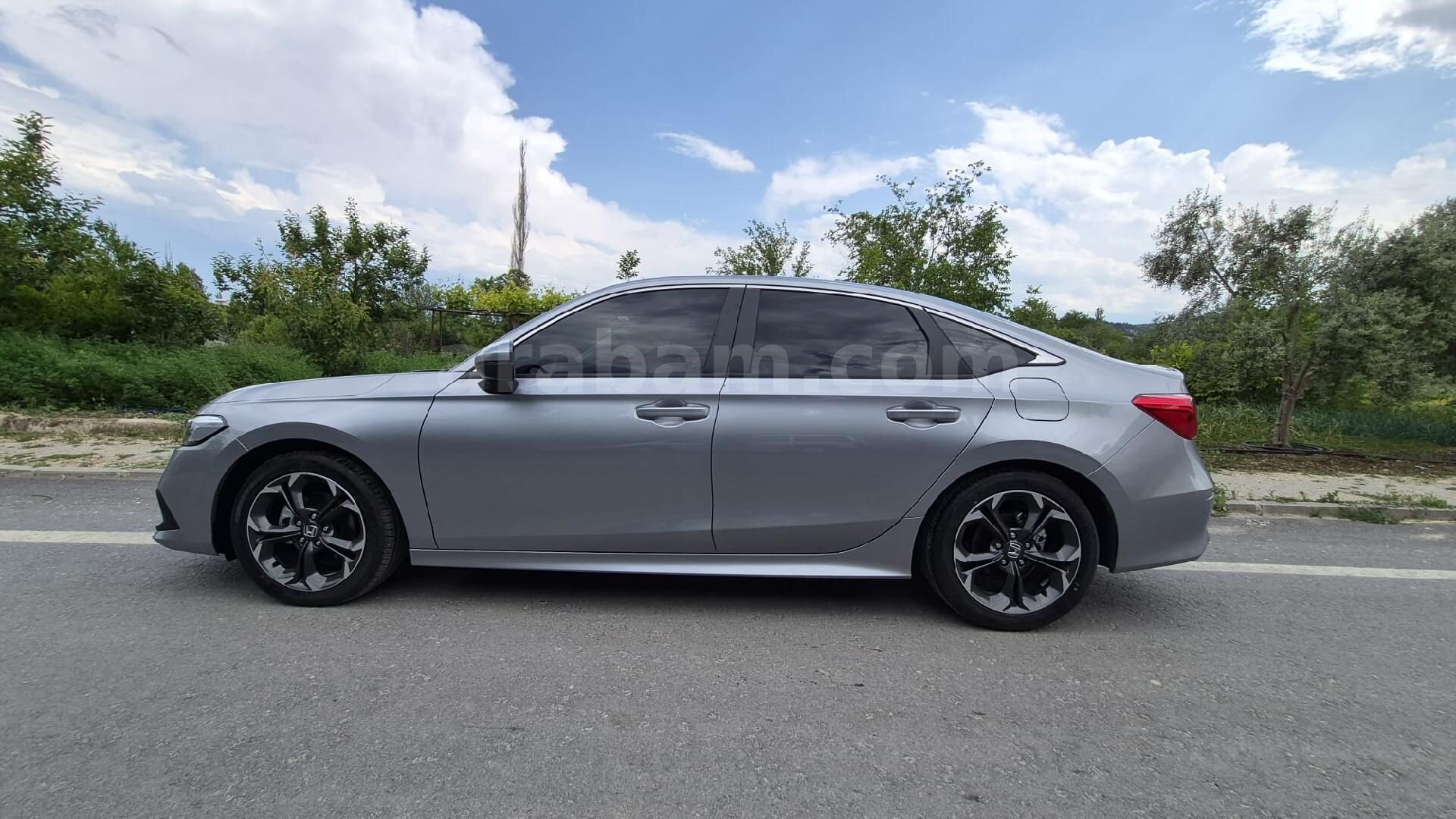 Sahibinden Honda Civic 1.5 i-VTEC Eco Executive Plus 2024 Model 3