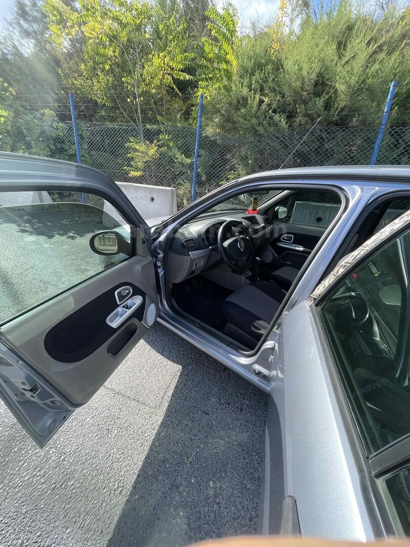 Sahibinden Renault Symbol 1.5 dCi Authentique 2009 Model İstanbul 385.000 km Mavi (metalik) 6