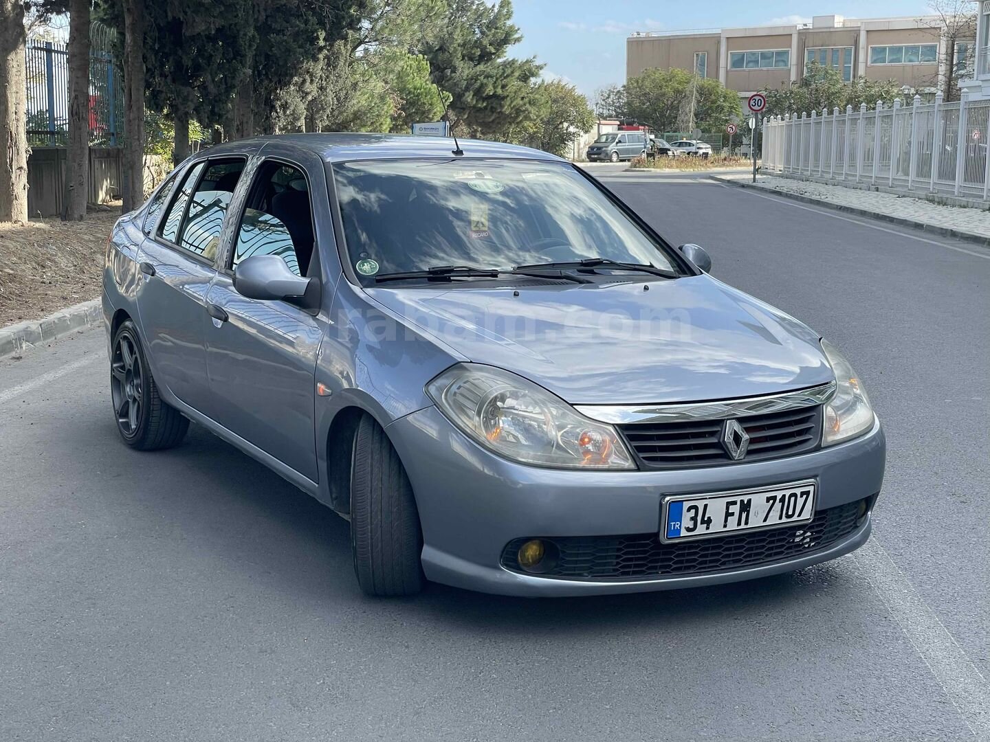 Sahibinden Renault Symbol 1.5 dCi Authentique 2009 Model İstanbul 385.000 km Mavi (metalik) 1