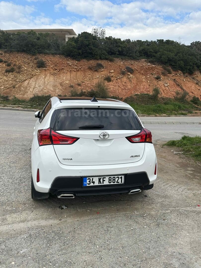 Sahibinden Toyota Auris 1.4 D-4D Premium 2014 Model İstanbul 210.000 km Beyaz 7