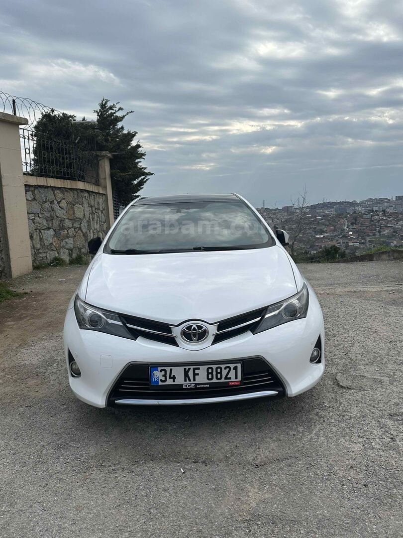 Sahibinden Toyota Auris 1.4 D-4D Premium 2014 Model İstanbul 210.000 km Beyaz 2