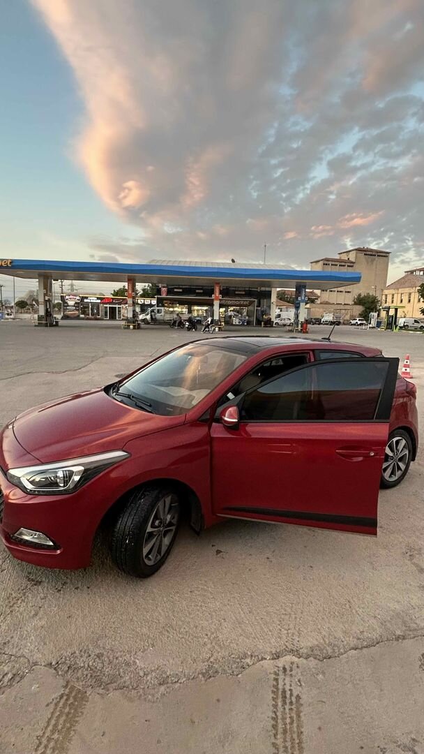 Hyundai i20 1.4 MPI Elite Panorama 2017 Model 73.000 KM 2