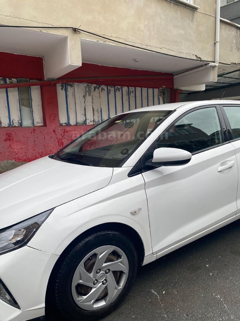 Sahibinden Hyundai i20 1.4 MPI Jump 2023 Model İstanbul 83.000 km Beyaz 2