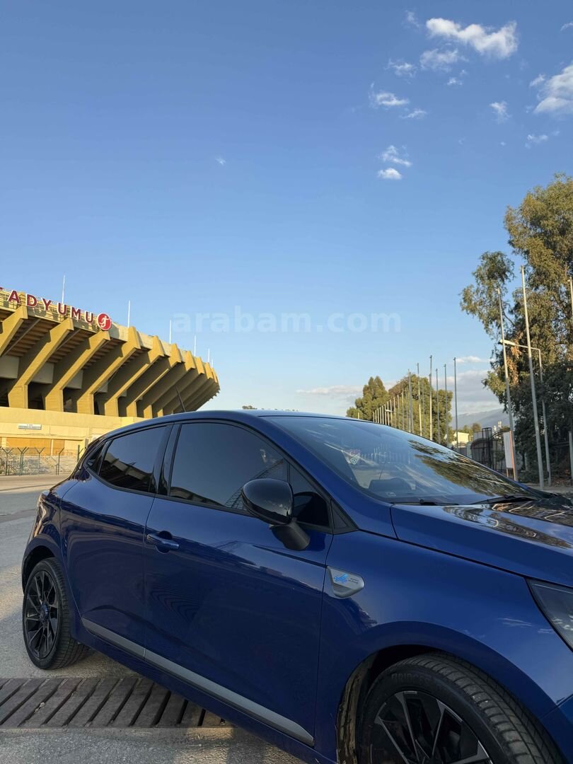 Sahibinden Renault Clio 1.0 TCe Techno Esprit Alpine 2025 Model İzmir 29.900 km Mavi (metalik) 3