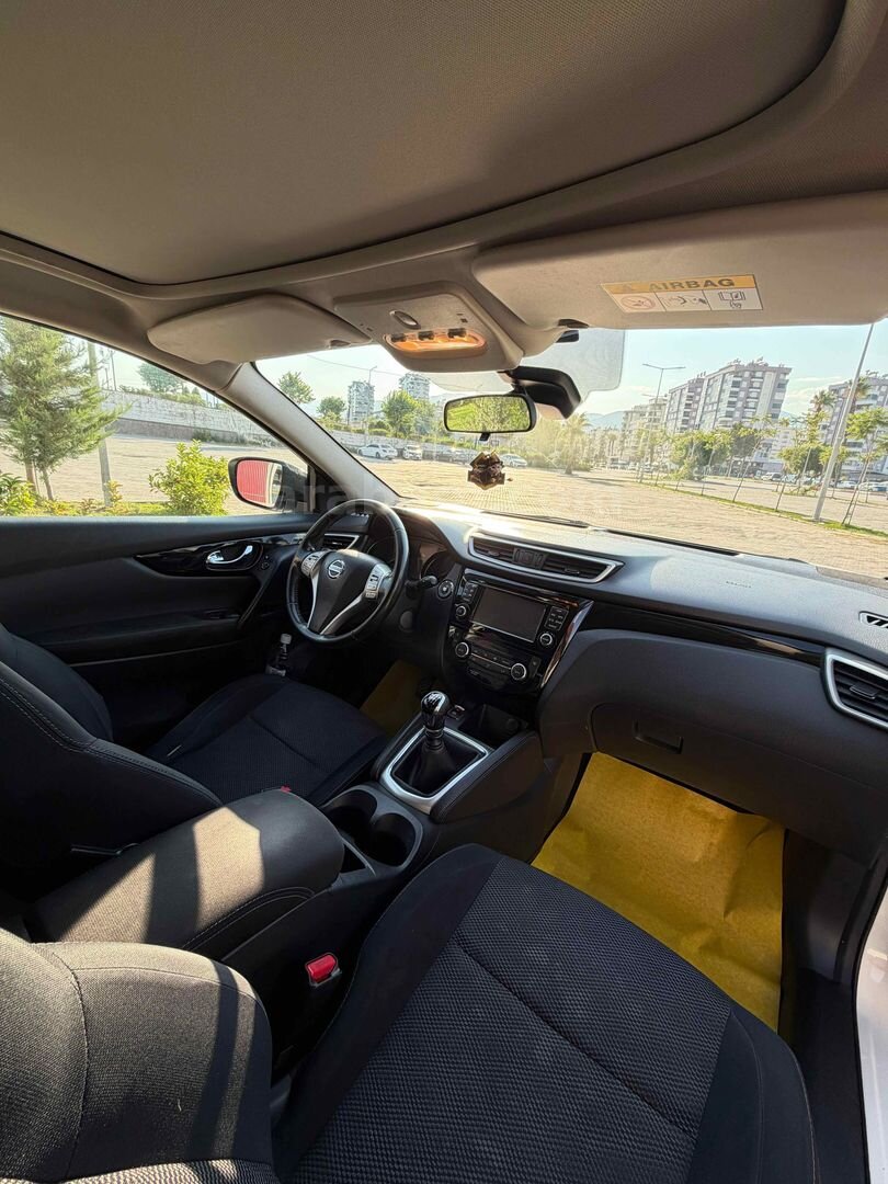 Sahibinden Nissan Qashqai 1.6 dCi Black Edition 2016 Model 4