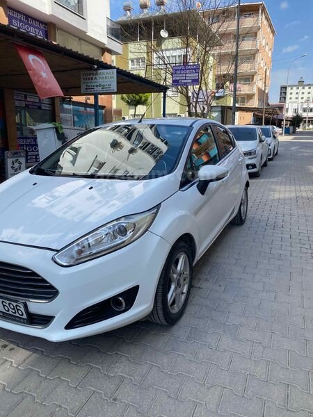 Sahibinden Ford Fiesta 1.4 Titanium 2015 Model