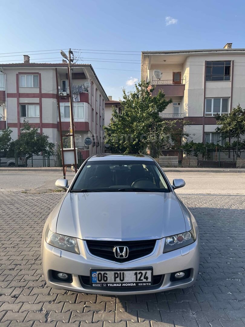 TR DE NADİR DEĞİŞENSİZ TRAMERSİZ DÜŞÜK KM ACCORD 1