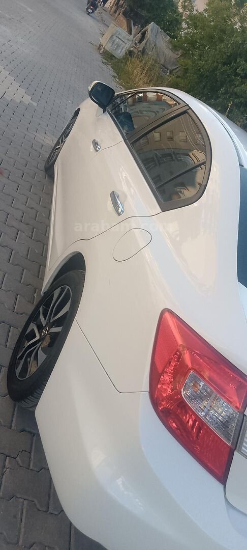 Sahibinden Honda Civic 1.6i VTEC Eco Elegance 2015 Model 182.183 km Beyaz 5