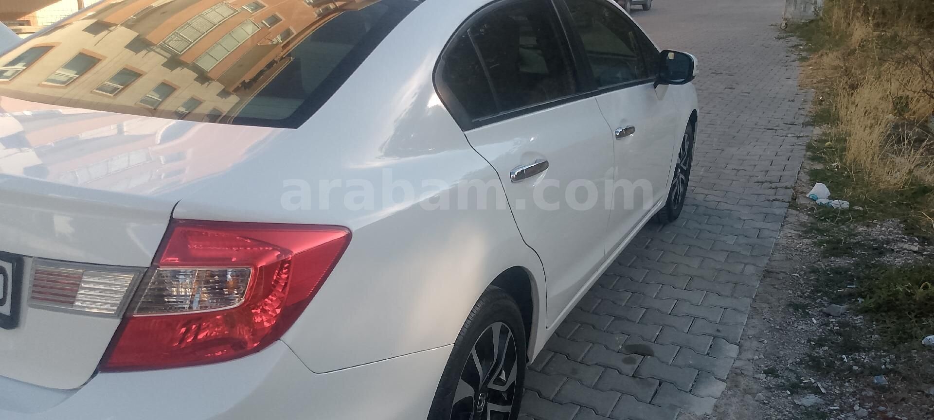 Sahibinden Honda Civic 1.6i VTEC Eco Elegance 2015 Model 182.183 km Beyaz 7