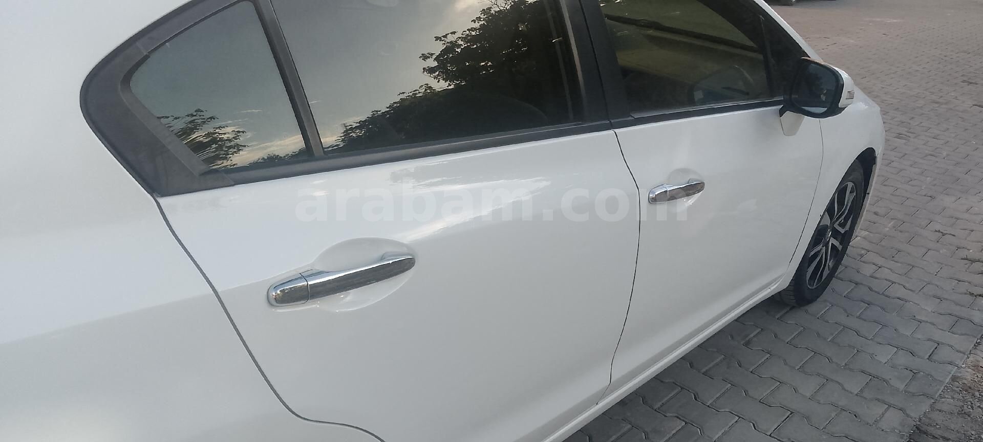 Sahibinden Honda Civic 1.6i VTEC Eco Elegance 2015 Model 182.183 km Beyaz 6