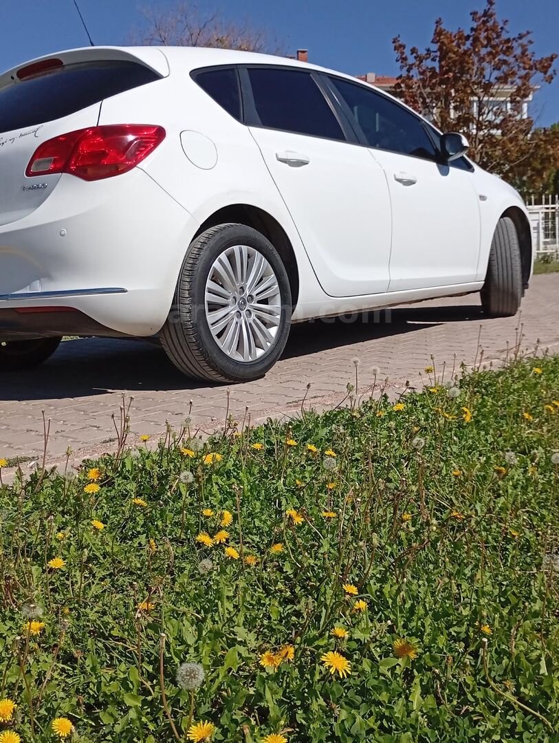 Sahibinden Opel Astra 1.4 T Enjoy Active 2015 Model Eskişehir 116.000 km Beyaz 5