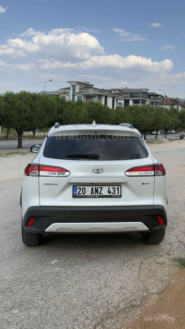 Sahibinden Toyota Corolla Cross 1.8 Hybrid Flame X-Pack 2024 Model 3