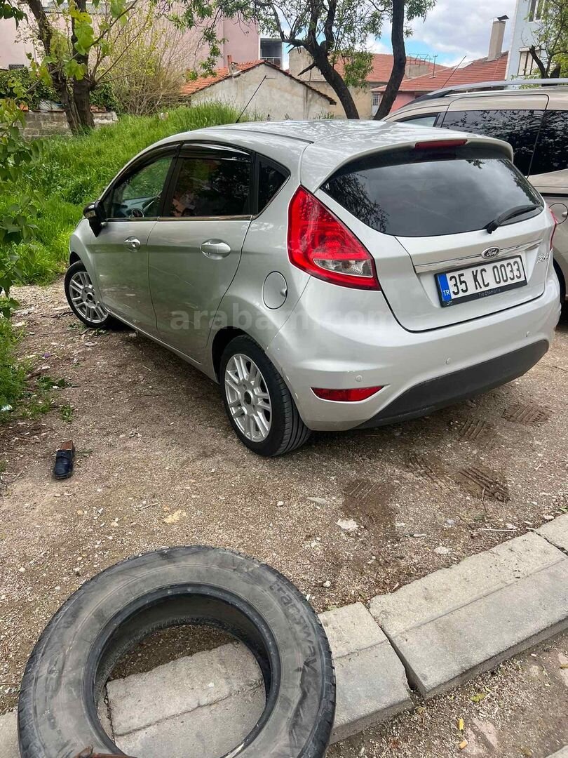 Sahibinden Ford Fiesta 1.4 TDCi Titanium X 2012 Model 185.000 km Gri 3
