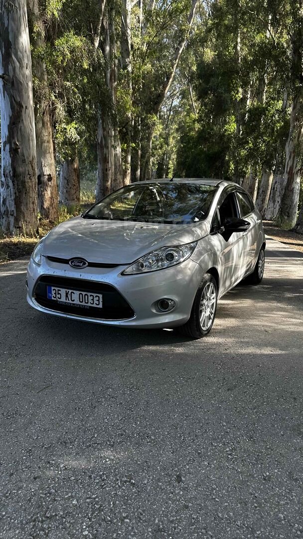 Sahibinden Ford Fiesta 1.4 TDCi Titanium X 2012 Model 185.000 km Gri 2