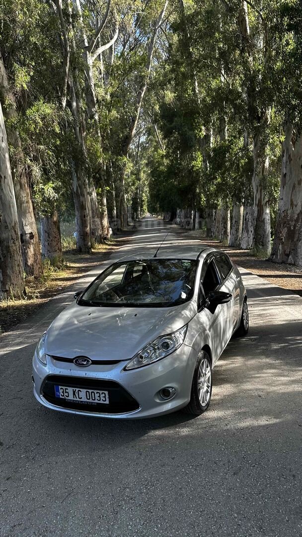 Sahibinden Ford Fiesta 1.4 TDCi Titanium X 2012 Model 185.000 km Gri 1