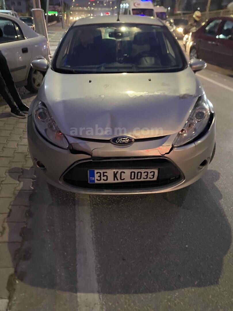 Sahibinden Ford Fiesta 1.4 TDCi Titanium X 2012 Model 185.000 km Gri 4