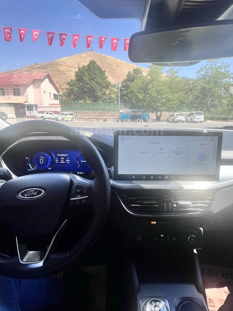 Sahibinden Ford Focus 1.5 TDCi Titanium X 2024 Model Bitlis 48.000 km Beyaz 5