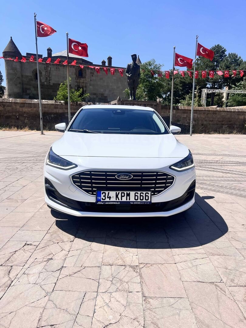 Sahibinden Ford Focus 1.5 TDCi Titanium X 2024 Model Bitlis 48.000 km Beyaz 1