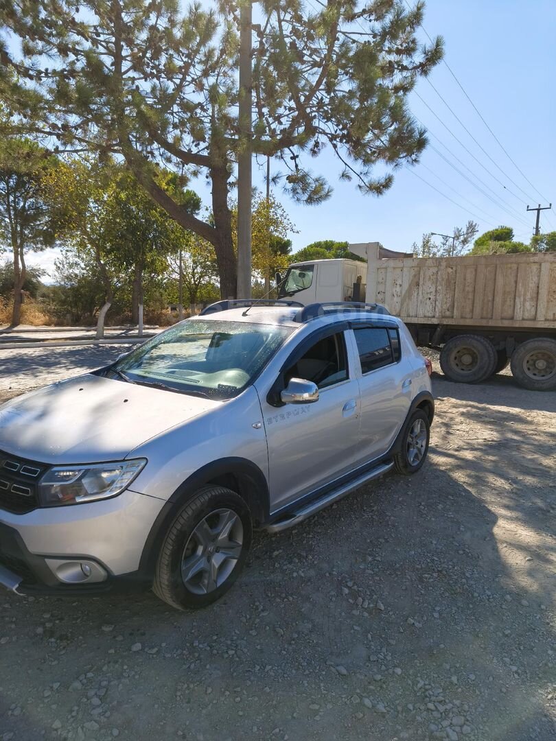 Sahibinden Dacia Sandero 1.5 dCi Stepway 2017 Model Balıkesir 130.400 km Gri (Gümüş) 3