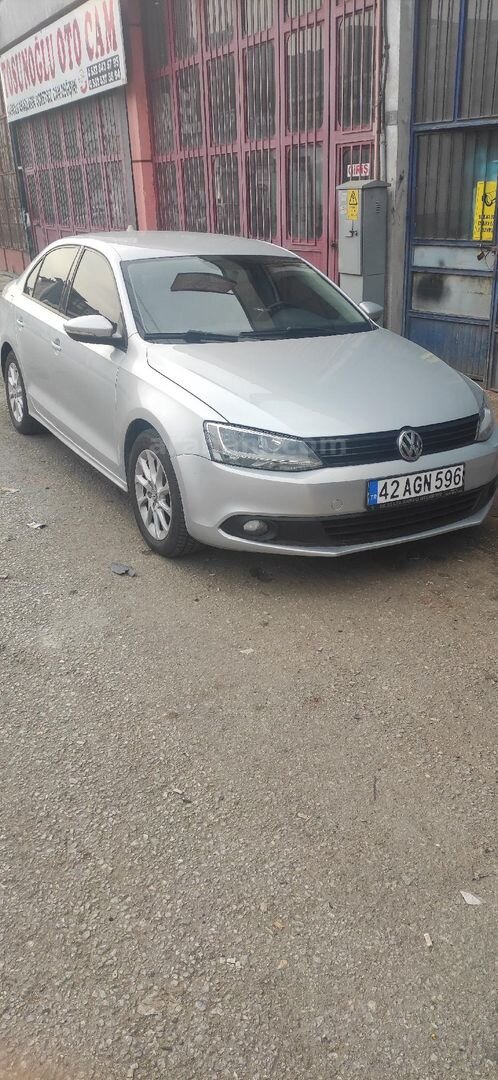 Sahibinden Volkswagen Jetta 1.6 TDi Trendline 2012 Model Konya 240.000 km Gri 4