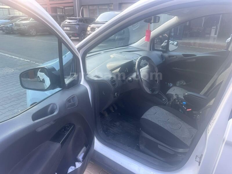 Sahibinden Ford Tourneo Courier 1.5 TDCi Trend 2023 Model 109.000 km Beyaz