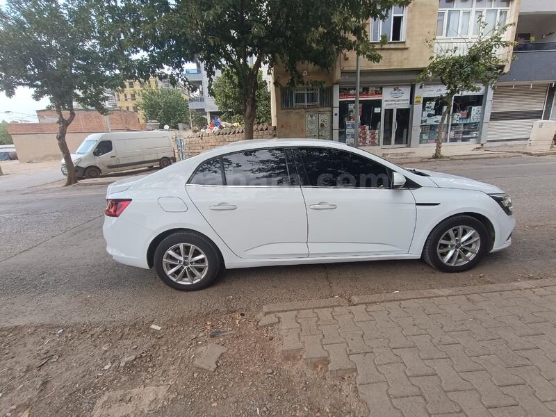 Sahibinden Renault Megane 1.5 Blue DCI Touch 2020 Model Şanlıurfa 158.000 km Beyaz