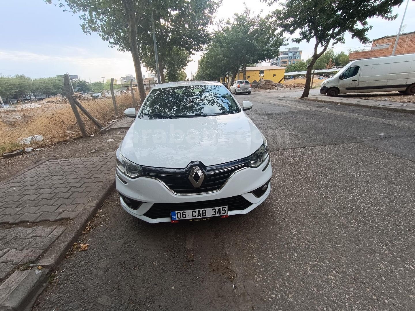 Sahibinden Renault Megane 1.5 Blue DCI Touch 2020 Model Şanlıurfa 158.000 km Beyaz 2