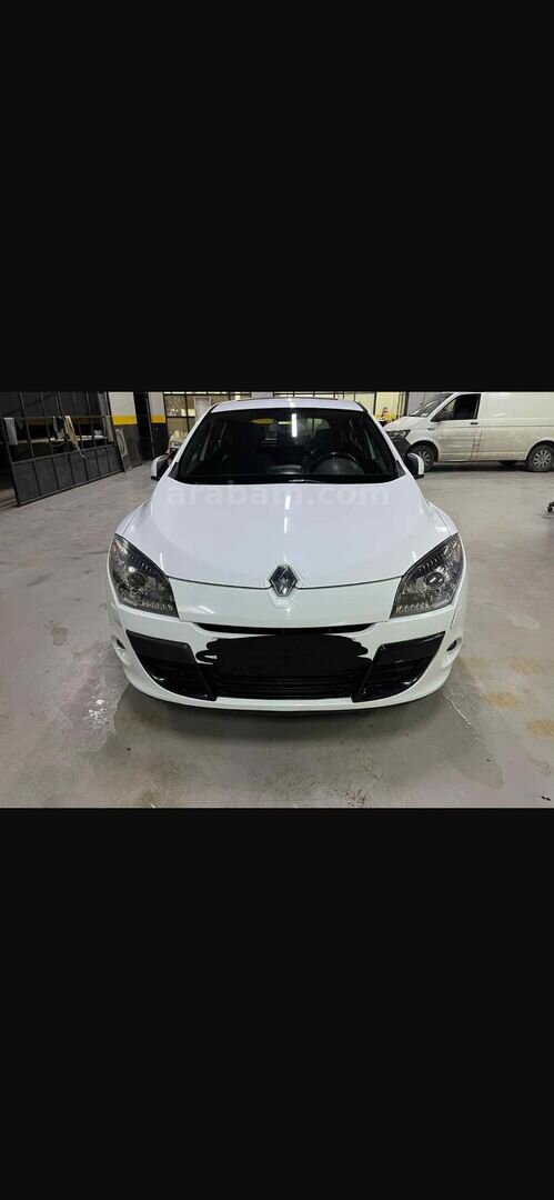 Sahibinden Renault Megane 1.5 dCi Dynamique 2011 Model İstanbul 229.000 km Beyaz 6