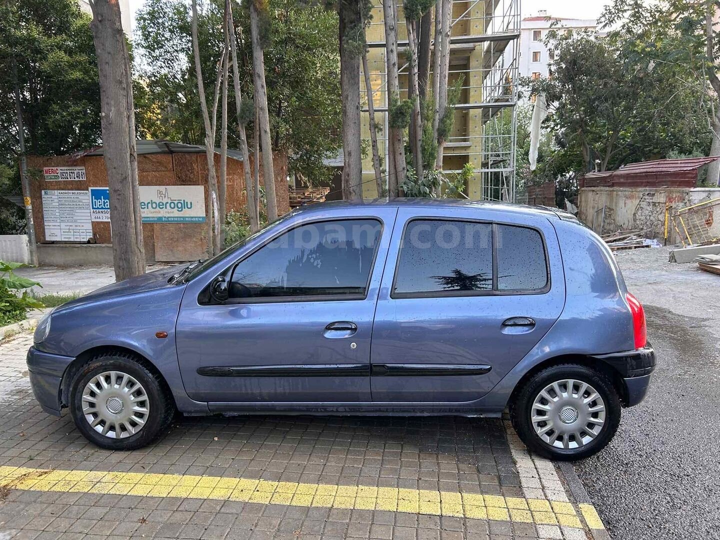 Sahibinden Renault Clio 1.6 RTE 2000 Model İstanbul 221.000 km Mavi 5