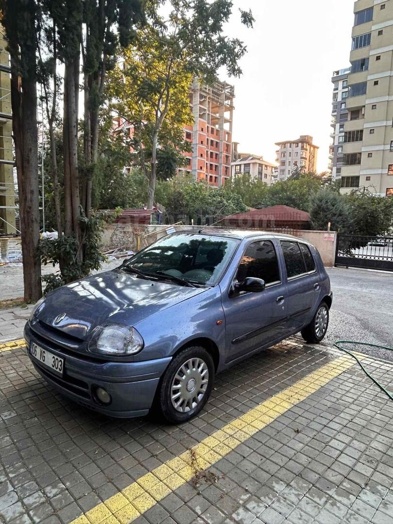Sahibinden Renault Clio 1.6 RTE 2000 Model İstanbul 221.000 km Mavi 1