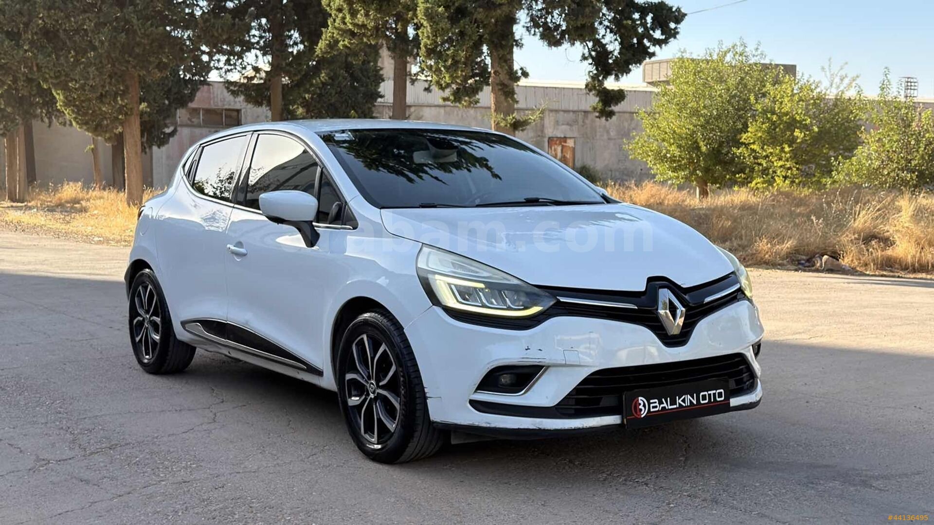 Galeriden Renault Clio 1.5 dCi Icon 2017 Model Gaziantep 170.000 km Beyaz 3
