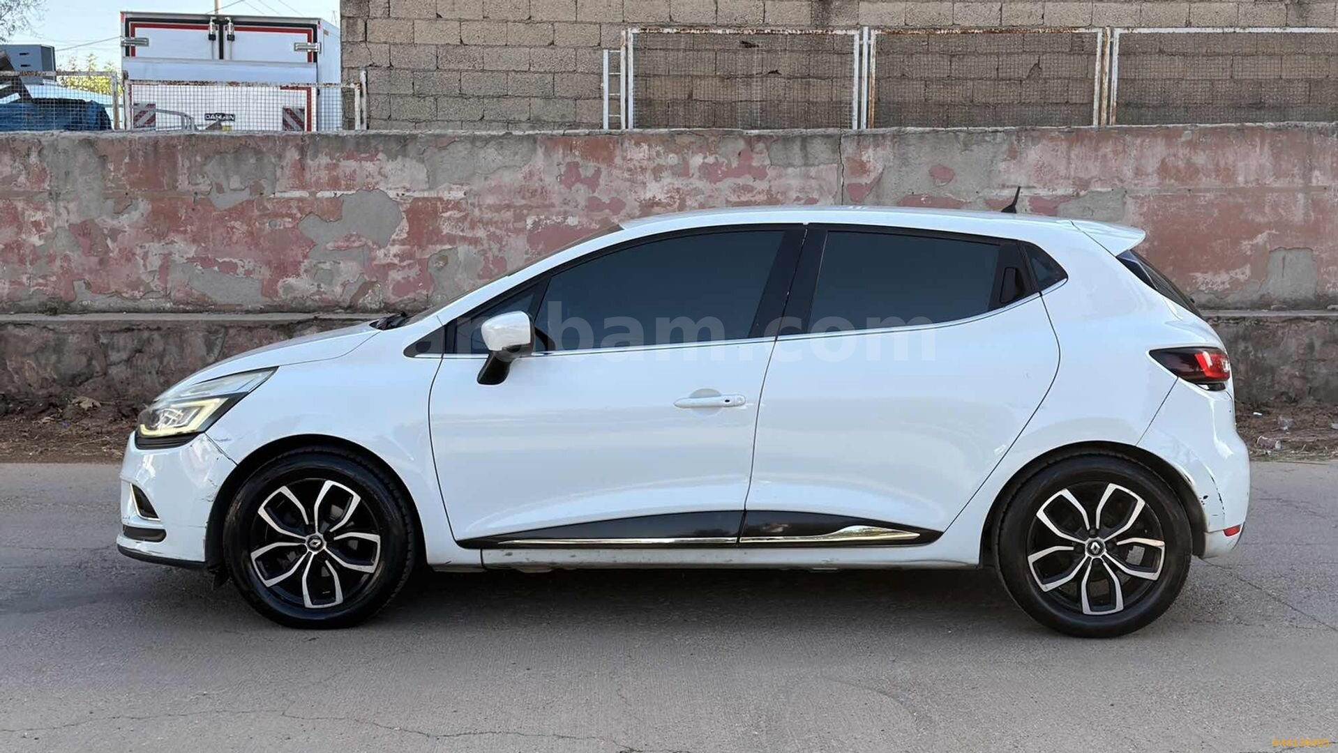 Galeriden Renault Clio 1.5 dCi Icon 2017 Model Gaziantep 170.000 km Beyaz 7