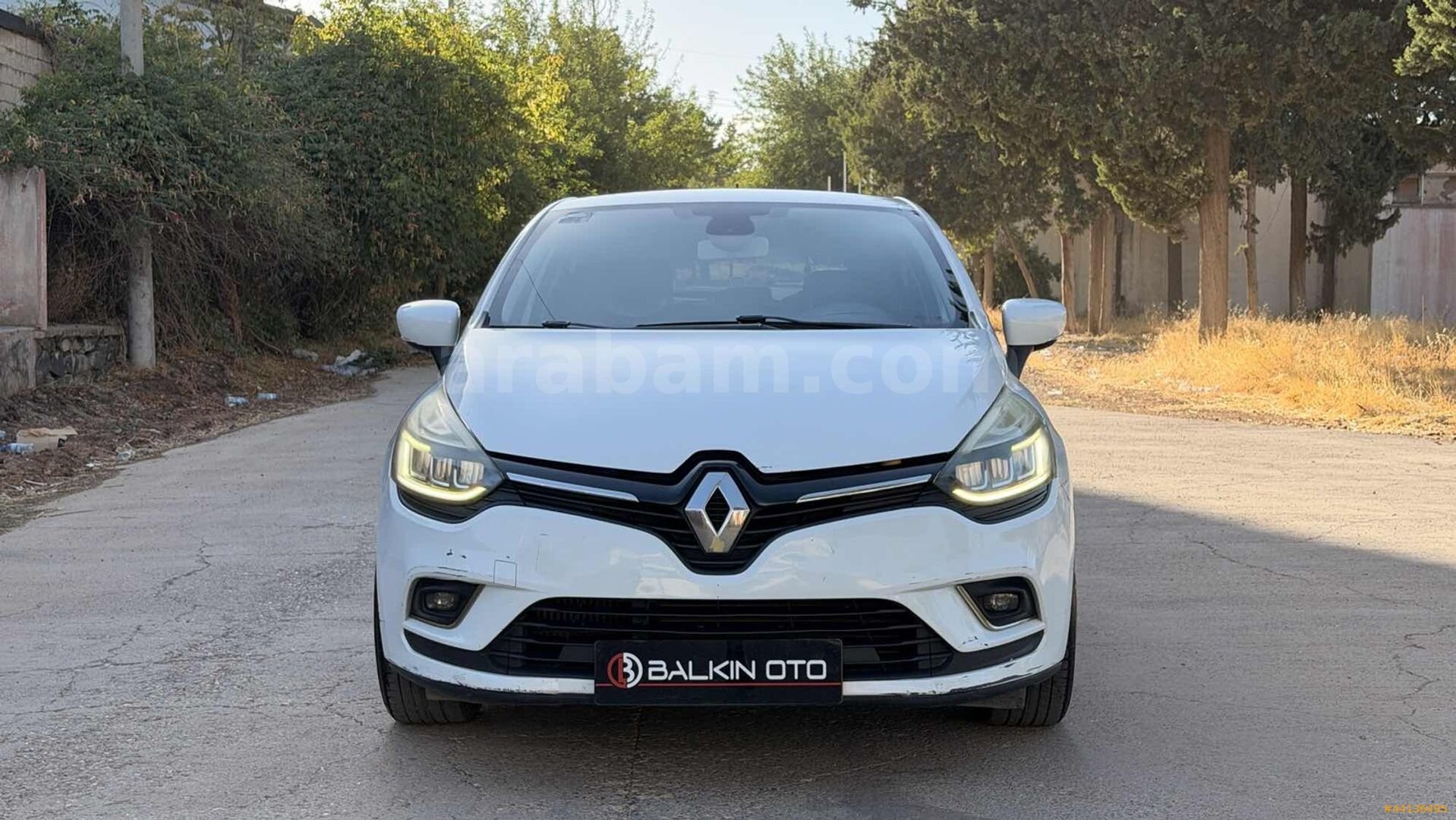Galeriden Renault Clio 1.5 dCi Icon 2017 Model Gaziantep 170.000 km Beyaz 4