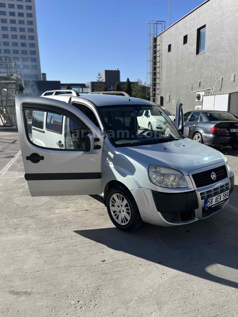 Sahibinden Fiat Doblo Combi 1.3 Multijet 2010 Model Sivas 192.000 km Gri 1