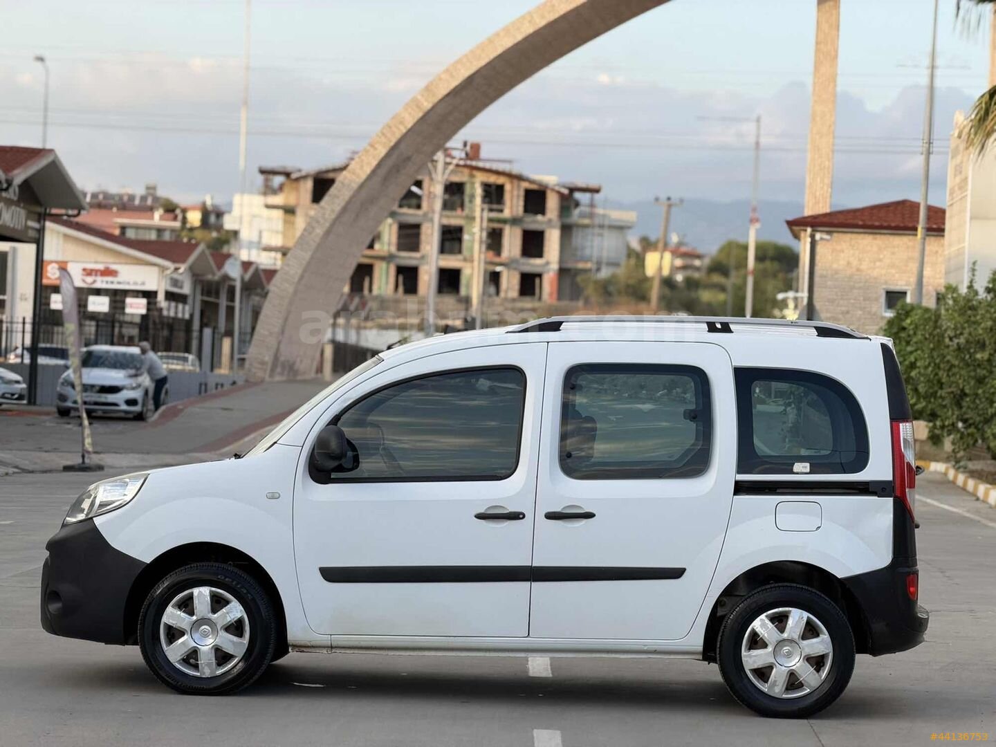 HATASIZ BOYASIZ SIFIR VİZE'li ÇİFT SÜRGÜ K.KARTA 12 TAKSİT 4