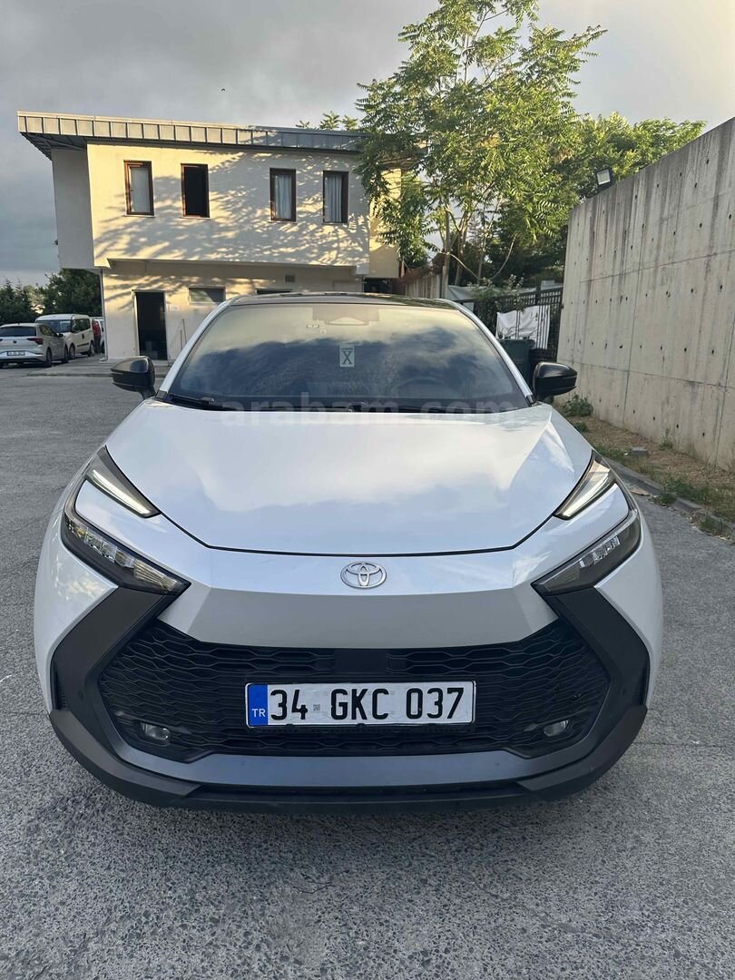 Sahibinden Toyota C-HR 1.8 Hybrid Passion 2024 Model 3