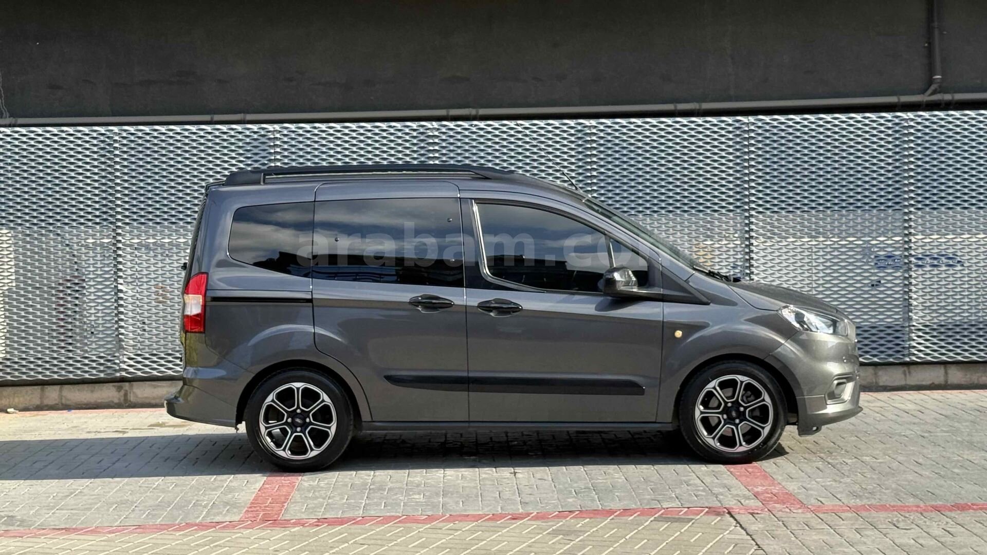 Sahibinden Ford Tourneo Courier 1.0 EcoBoost Titanium Plus 2023 Model 5