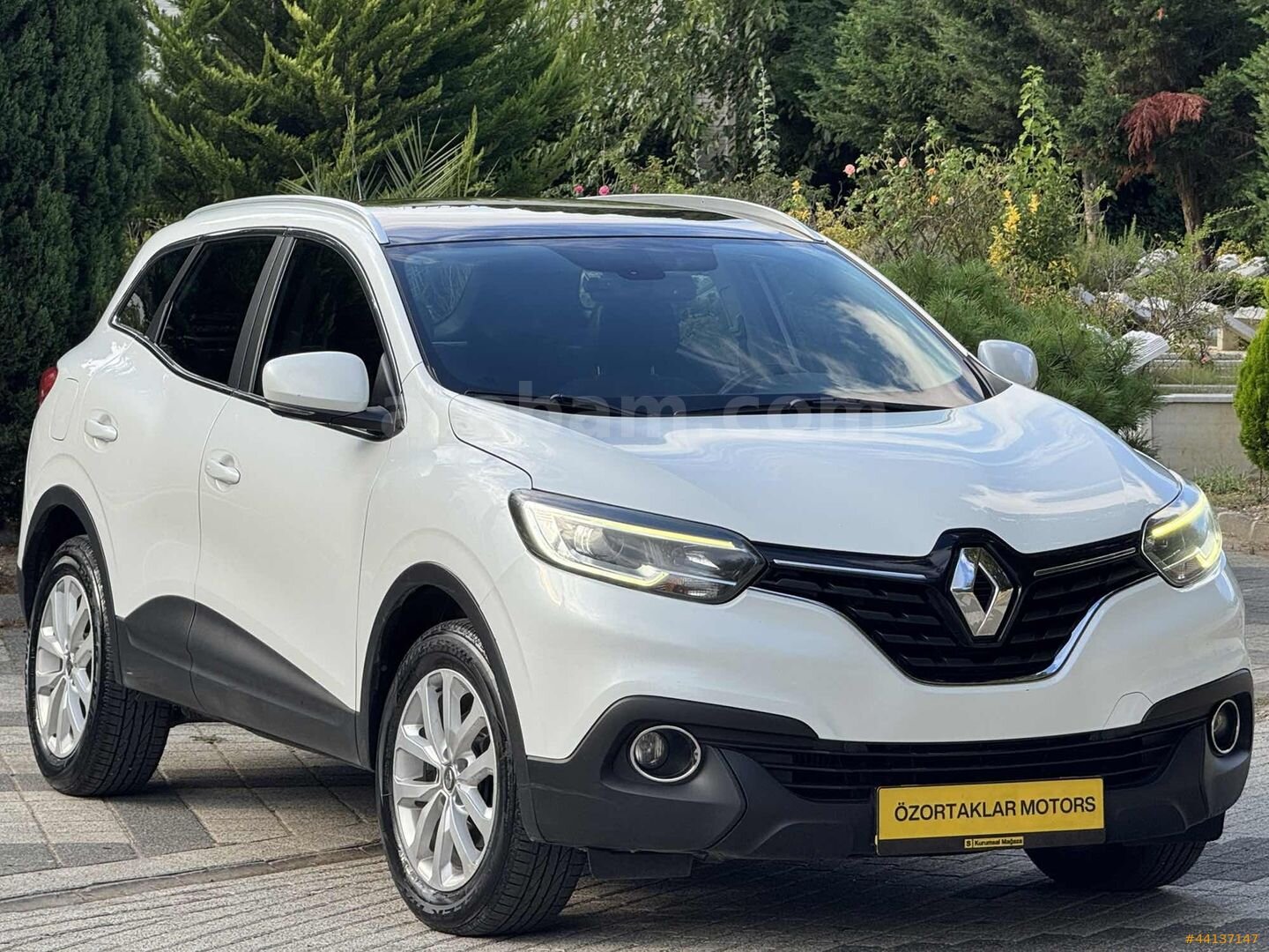 ÖZORTAKLAR'DAN 2018 KADJAR ICON 180 BİN KM BAKIMLI 1