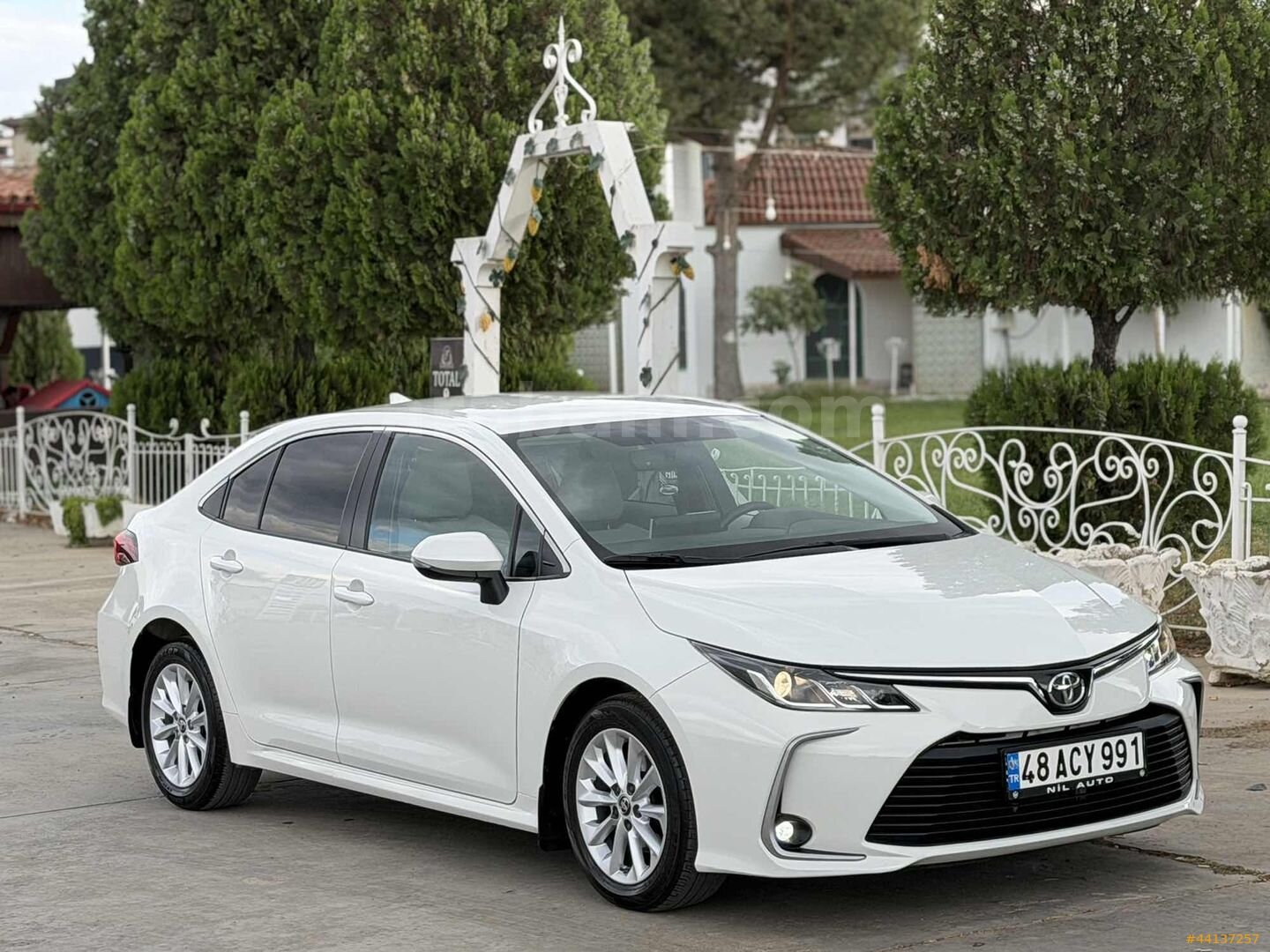2019 COROLLA EMSALSİZ SIFIR GİBİ 1.6 FLAME 24.000 KM HATASIZ 1
