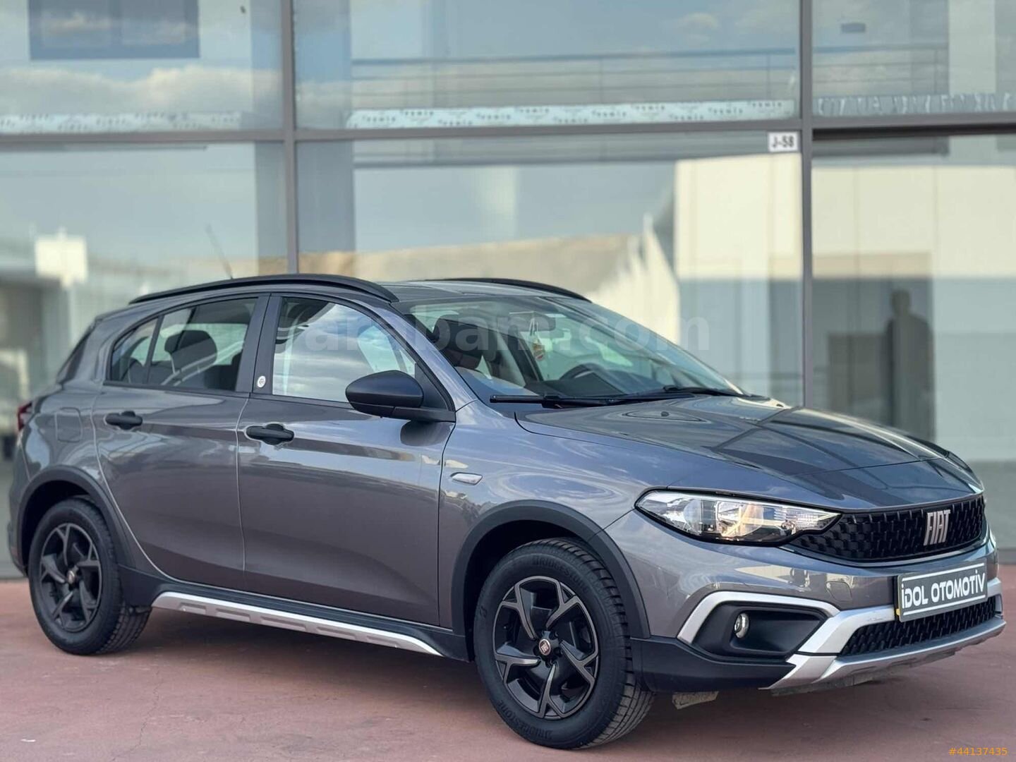 GARANTİLİ 25 BIN'DE 2023 MODEL EGEA CROSS BENZİN KLİMA HATASIZ 2