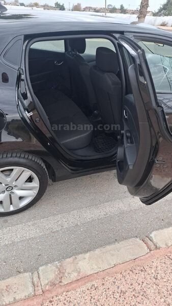 Sahibinden Renault Clio 1.5 dCi Joy 2018 Model Mersin 212.000 km Siyah