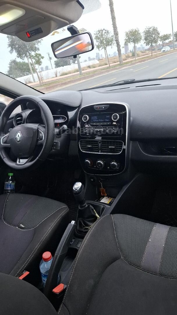 Sahibinden Renault Clio 1.5 dCi Joy 2018 Model Mersin 212.000 km Siyah 4